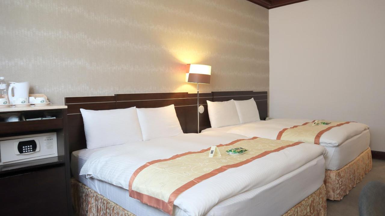 Ho Fong Business Stay Fengyuan Exterior foto