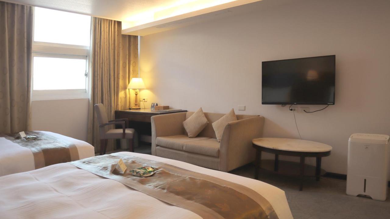 Ho Fong Business Stay Fengyuan Exterior foto