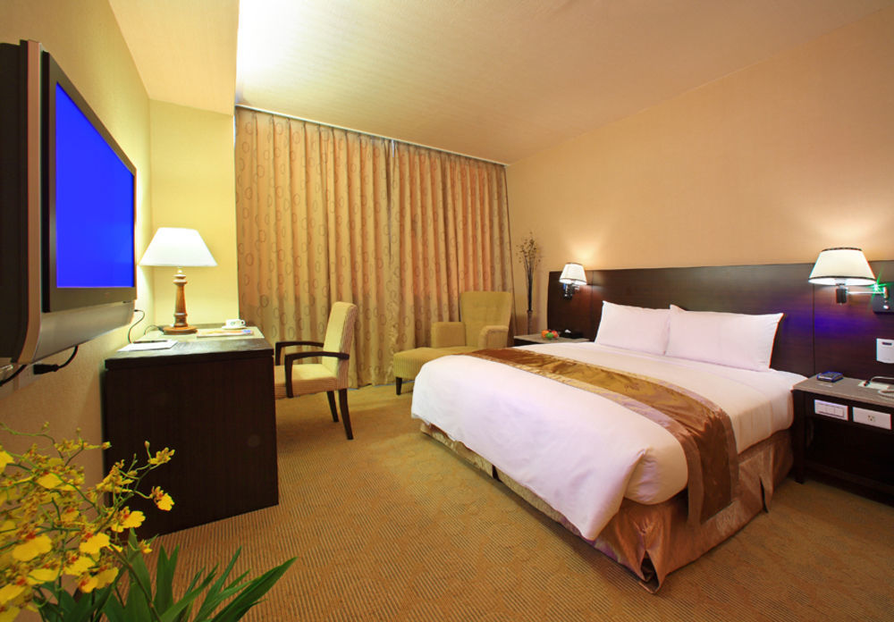 Ho Fong Business Stay Fengyuan Exterior foto